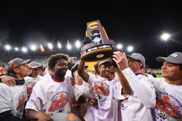 乐部高层的 乐部高层的