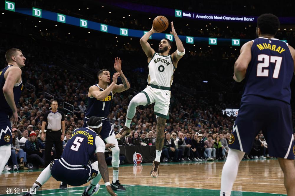 前锋对抗时 前锋对抗时