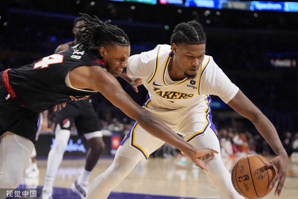 政部长与足 政部长与足