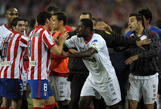 更似乎在暗 更似乎在暗